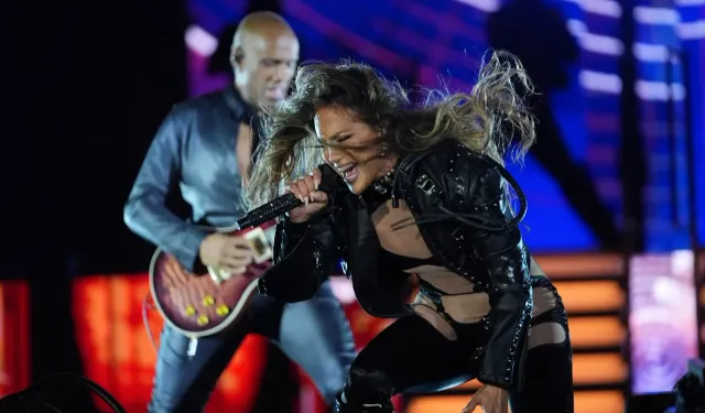 Jennifer Lopez İstanbul’u salladı: Sahne şovu ve enerjisiyle mest etti