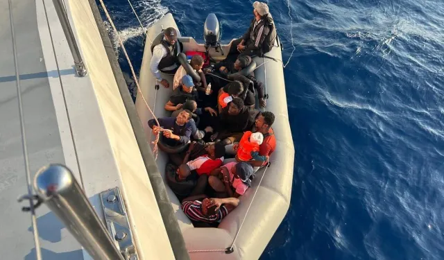 Seferihisar ve Çeşme açıklarında 34 düzensiz göçmen kurtarıldı!