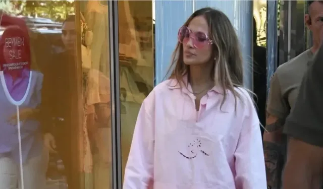 Jennifer Lopez İstanbul’da alışveriş şoku yaşadı: Mağazaya alınmadı!