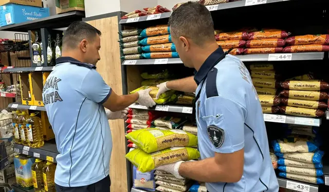 Konak’ta zincir marketlere yakın takip: Raflar tek tek kontrol edildi