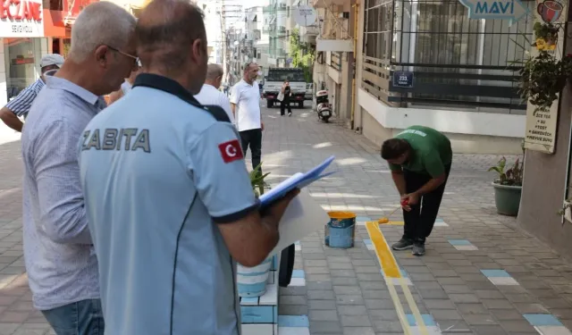Konak’ta “Sarı Çizgi” dönemi: Kaldırımlar yayalara bırakılıyor