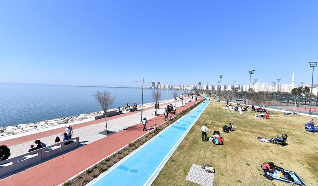 İzmir'in gözdesi Bostanlı'da milyonluk konut fırsatı: Büyükşehir belediyesi üç değerli mülkünü satışa çıkardı