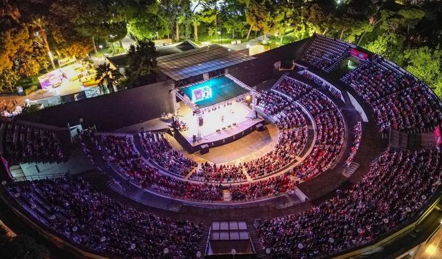 İzmir'de Ağustos ayının kültür sanat menüsü: Her köşede ücretsiz konser, sergi ve açık hava etkinliği!