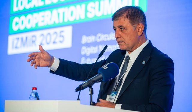 “Demokrasi ve özgürlükler olmadan sorunların üstesinden gelemeyiz”