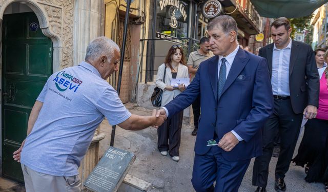 İzmir’in tarihi yapıları gün yüzüne çıkıyor