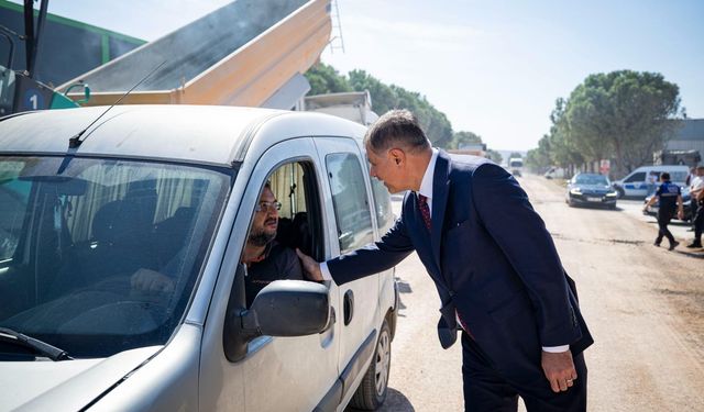 Aliağa sanayi yoluna 2 kilometrelik asfalt serildi