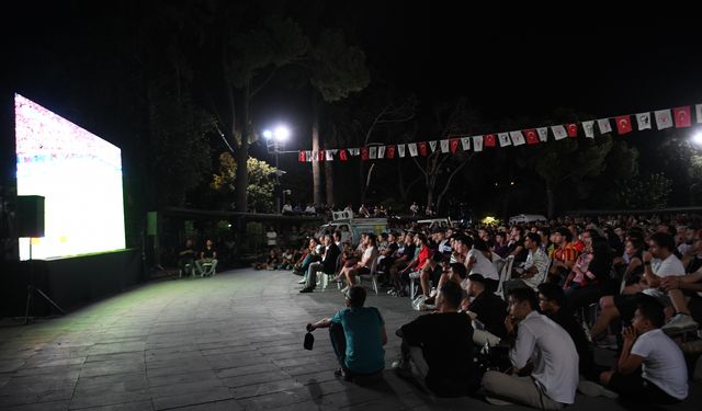 12 Dev Adam’ın final heyecanı Bornova’da dev ekranda yaşanacak