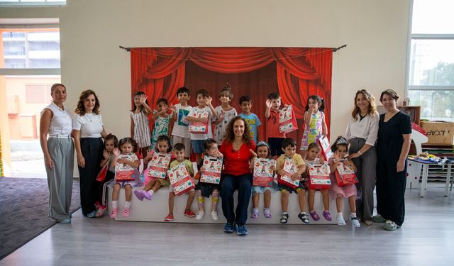 Karşıyaka'dan 2 bin öğrenciye kırtasiye desteği