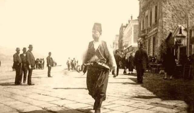 Kordon'un unutulan muhafızları: Bir zamanlar İzmir'de yürüyen 'Kavas'lar