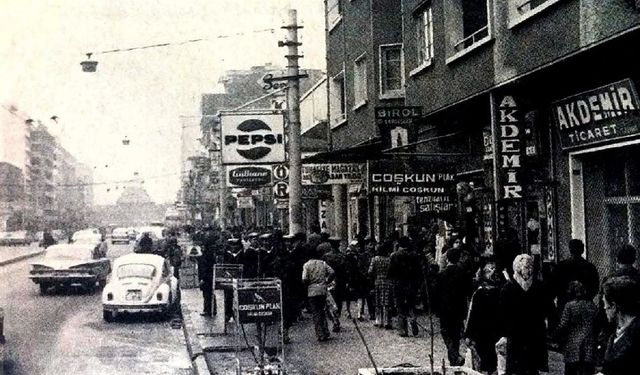 52 yıl öncesinden bir an: 1973'te İzmir'in kalbi Fevzipaşa Bulvarı'nda atıyordu