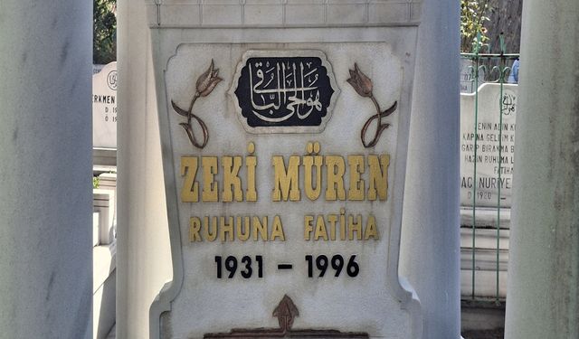 Zeki Müren, ölümünün 29. yılında kabri başında anıldı