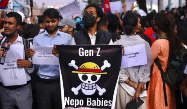 Nepal'de Z kuşağı isyanı: Sosyal medya yasağı ve 'Nepo bebekler' öfkesi başbakanı devirdi