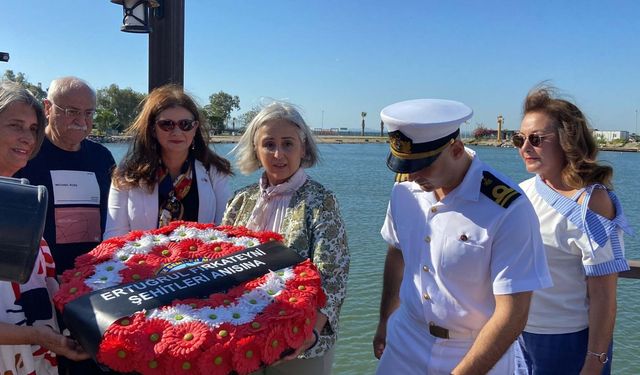 İzmir'de Ertuğrul Fırkateyni şehitleri anıldı