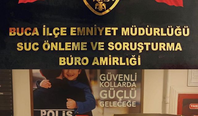 İzmir'de kaçak sigara operasyonu: 2 gözaltı