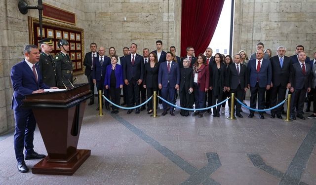 Özel Anıtkabir’i ziyaret etti: Örgütlü güce sahibiz