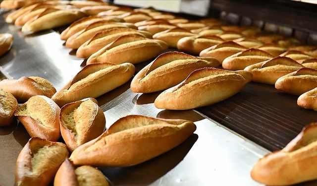 İzmir’de ekmek 8 TL’den satışta