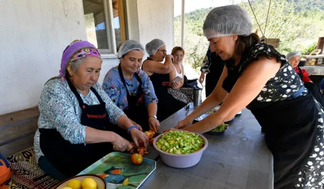 İzmir’in leziz festivali için hazırlıklar başladı: Türkiye’nin ilk reçel şöleni Yakaköy’de