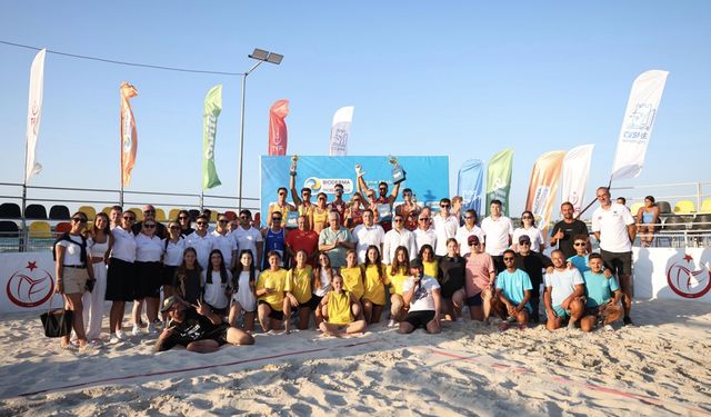 Uluslararası plaj voleybolunun kalbi Çeşme’de attı