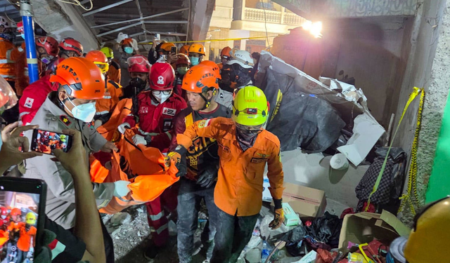 Endonezya’da okul binası faciası: 37 öğrenci yaşamını yitirdi, 26’sı kayıp