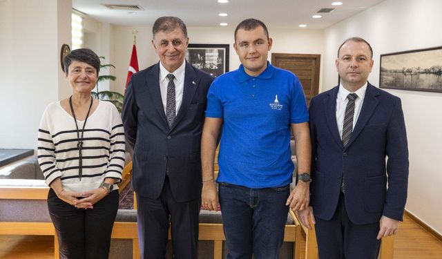 Tarihi başarılara imza atan Tuna, Başkan Tugay’la buluştu