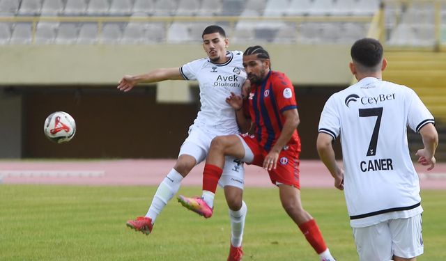Altay’da Arif profesyonelliğe adım attı: 5 yıllık imza attı