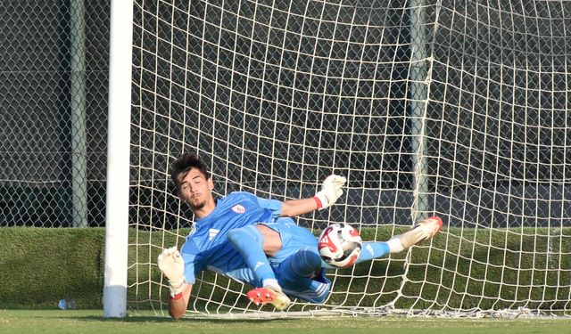 Altınordu’da kaleci Arif’ten tarihi performans