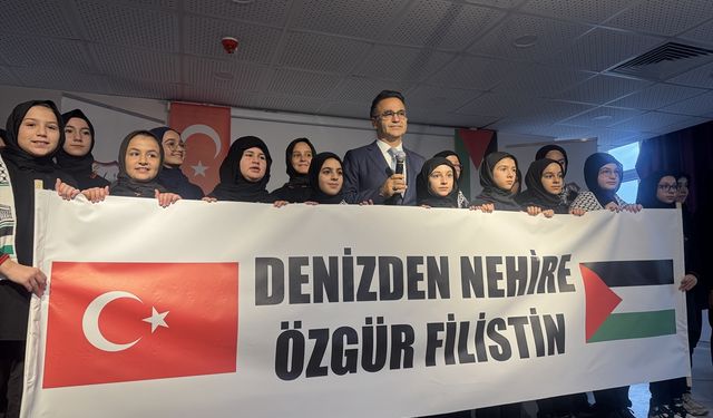 İzmir'de öğrencilerden Filistin'e destek mesajı
