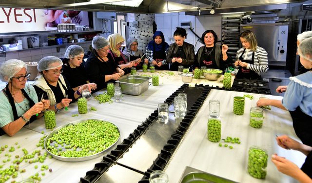 Bornova'da kadınlar sağlıklı gıda atölyelerinde buluştu