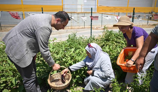 İzmir Bornova misketine kadın eli, belediyeden marka hamlesi: Eşki'den "üretimle büyüyen kent" vurgusu