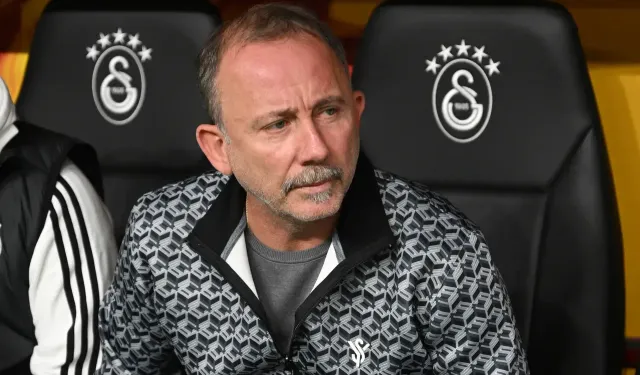 Beşiktaş'ta Fenerbahçe maçı öncesi istifa depremi!