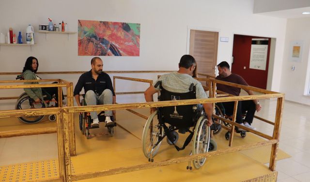 Buca'da engelli bireylerin yaşamına dokunan 'empati' eğitimi