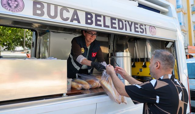 İzmir Buca'da sofralar dayanışmayla doluyor