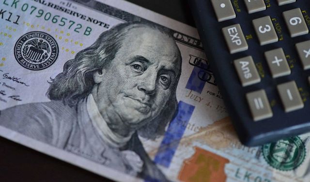 Cari dengede 10 yıl sonra bir ilk