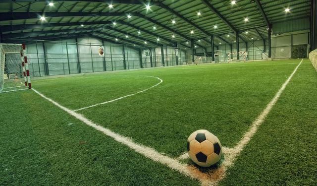 “İzmir’de Futbol Keyfi: Bornova’dan Menemen’e En İyi 5 Halı Saha Önerisi”