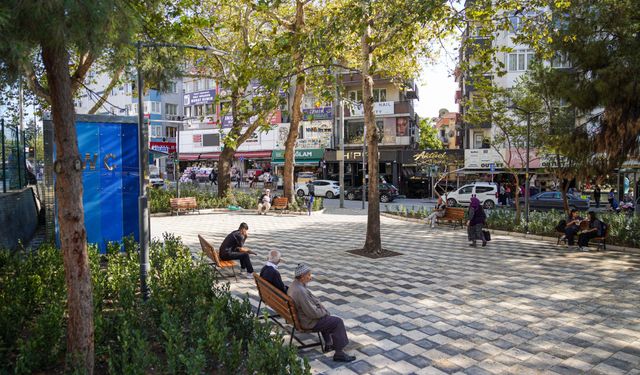 Buca’da Beyazıt Aykut Parkı sil baştan yenilendi: Artık daha yeşil, modern ve güvenli