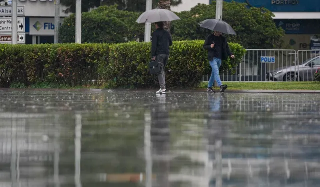 İzmir’de sağanak yağış etkisini sürdürüyor: İlçe ilçe ayrıntılı rapor
