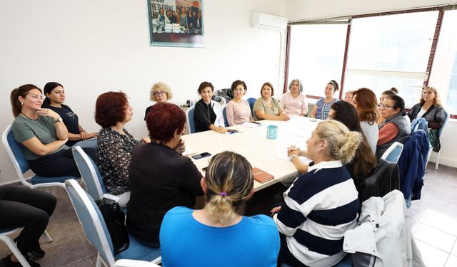 İzmir Narlıdere'de kadınlar için hak ve dayanışma seferberliği