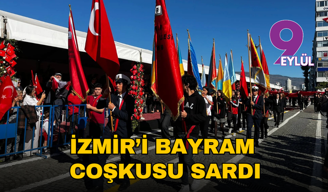 İzmir’i bayram coşkusu sardı: Yer gök kırmızı beyaz oldu!