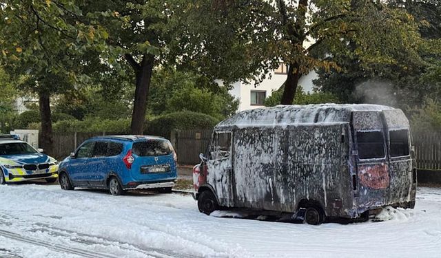 Münih’te patlama ve silah sesleri paniğe yol açtı
