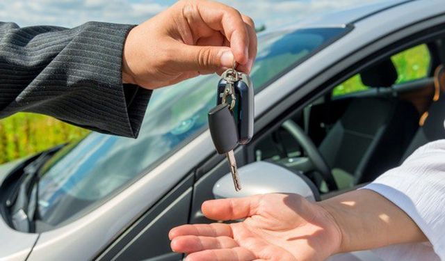 İkinci el otomobilde fiyatlar yükseldi ama alım gücü düştü: Piyasa frene bastı