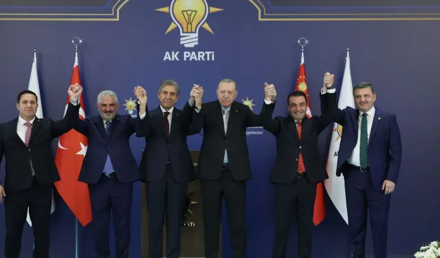 AK Parti'ye geçen belediye başkanları kim, hangi partiden?