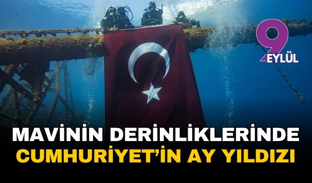 İzmir Çeşme'de mavinin derinliklerinde Cumhuriyet ay-yıldızı