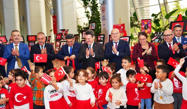 Cumhuriyet coşkusu minik ellerle renklendi
