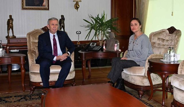 Yasemin Minguzzi’den Mansur Yavaş’a anlamlı ziyaret: “Bir Ahmet’im gitti, başkaları gitmesin”