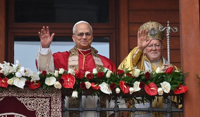 Papa 14. Leo, İstanbul’daki temaslarını tamamlayarak Türkiye’den ayrıldı