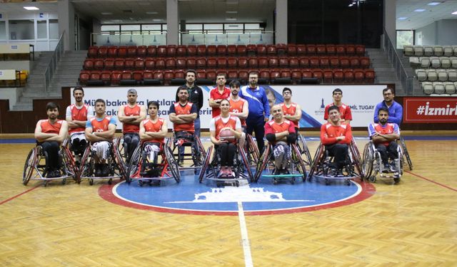 İzmir Büyükşehir’in tekerlekli sandalye basketbolunda 20’nci Süper Lig gururu