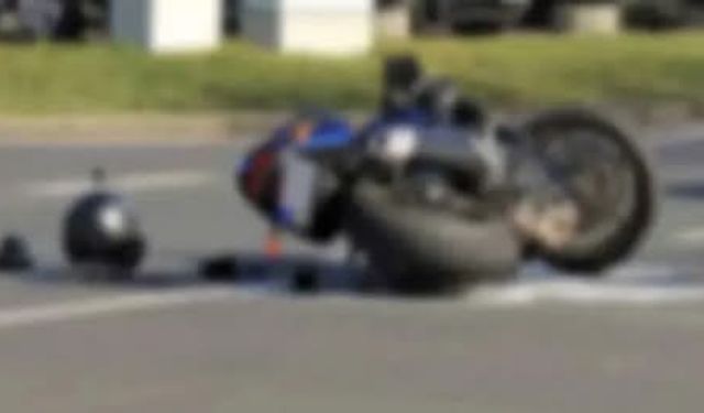 İzmir'de feci motosiklet kazası: 1 ölü, 2 yaralı