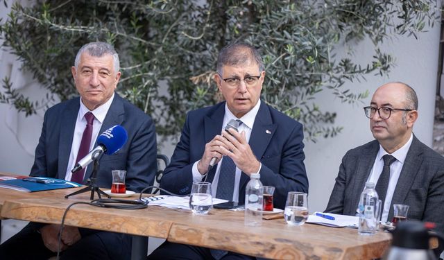 Başkan Tugay, Güzelbahçeli muhtarları dinledi