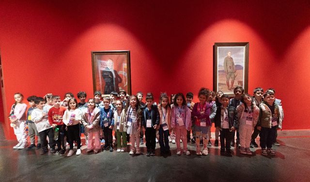 Minik kalplerden Ata'ya anlamlı sergi