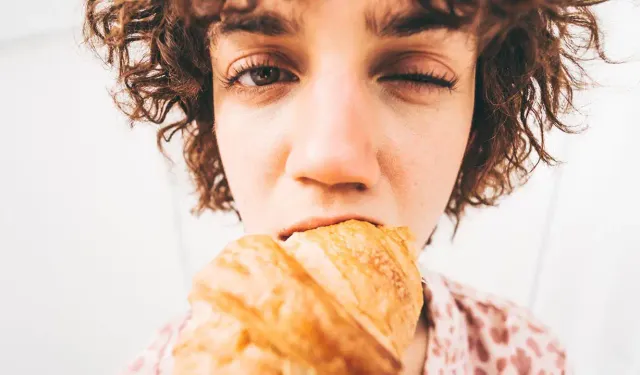 Stres neden fazla yememize yol açıyor? Uzmanlardan çarpıcı açıklamalar